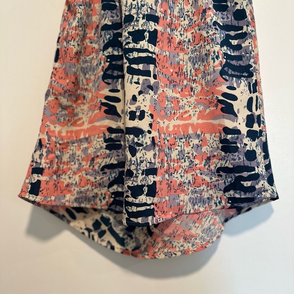 Black Rainn  Women’s Small Sleeveless Abstract Print Cowl Neck Flowy Blouse. - Picture 10 of 11